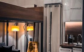 Modern Tiny House In Volos