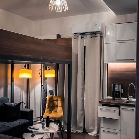 Modern Tiny House In Βόλος Εξωτερικό φωτογραφία