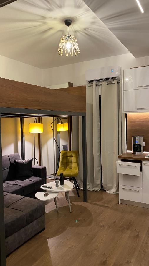 Modern Tiny House In Βόλος Εξωτερικό φωτογραφία