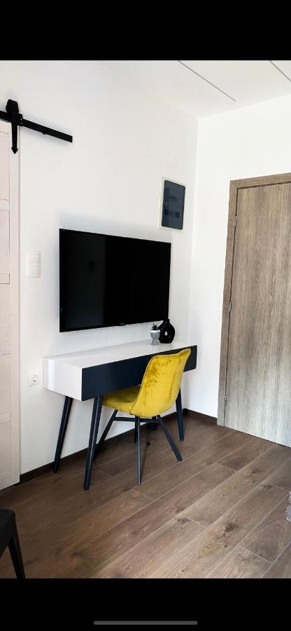 Modern Tiny House In Βόλος Εξωτερικό φωτογραφία